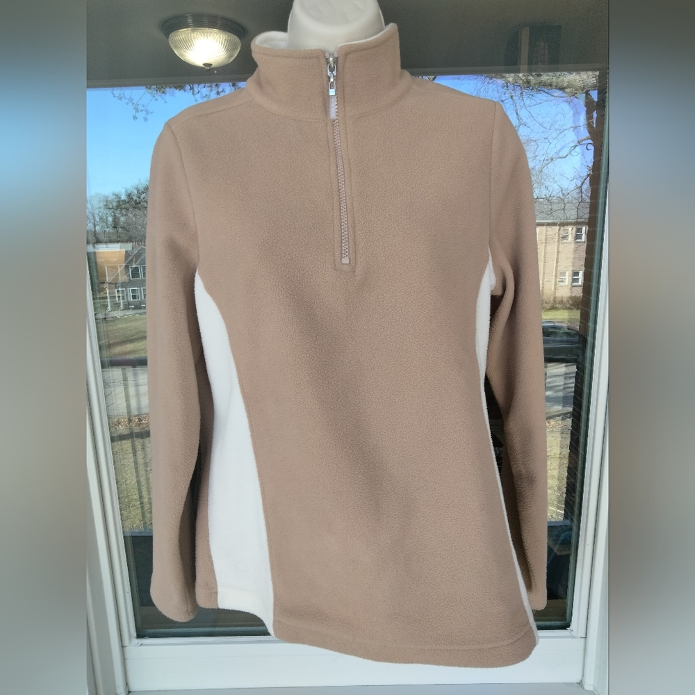 Women's Izod 100% Polyester Fleece 1/4 Zip Pullover. Size Beautiful Pullover.